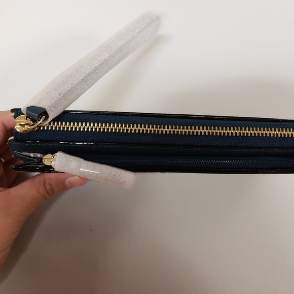 SOLD!!Kate spade wristlet grand layton - Picture 4 of 6